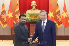 El secretario general del Partido Comunista de Vietnam, To Lam, recibe al presidente de Sri Lanka, Anura Kumara Dissanayaka. (Fuente: VNA)