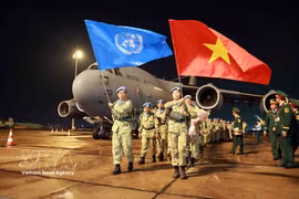 Oficiales y soldados del séptimo Hospital de Campaña Nivel 2 regresan a casa tras completar con éxito su misión de mantenimiento de la paz de las Naciones Unidas en Sudán del Sur. (Foto: VNA)