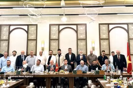 El Foro Empresarial Vietnam-Líbano, copresidido por el embajador de Vietnam en Egipto concurrente en Líbano, Nguyen Nam Duong, y el vicepresidente de la Cámara de Comercio, Industria y Agricultura de Trípoli y el Norte de Líbano, Ibrahim Faz. (Foto: VNA)