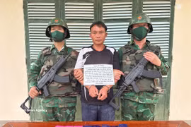 El ciudadano laosiano Xong Nhia Xenh detenido por la Guardia Fronteriza de la provincia de Nghe An (Foto: VNA)