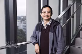 El doctor Nguyen Minh Triet, responsable académico de la Red de Innovación de Vietnam en Australia e investigador de Archer Materials. (Foto: VNA)