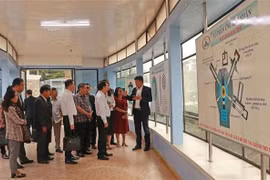 Los delegados visitan el reactor nuclear en el Instituto de Investigación Nuclear en la ciudad de Da Lat, de la provincia de Lam Dong. (Fuente: VNA) 