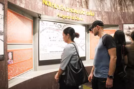 Los visitantes en el Museo de los Vestigios de la Guerra en Ciudad Ho Chi Minh *(Fuente: VNA)