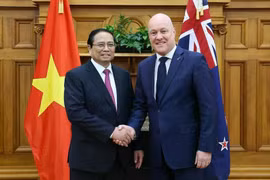 El primer ministro vietnamita Pham Minh Chinh y el homólogo de Nueva Zelanda, Christopher Luxon. (Fuente: VNA)