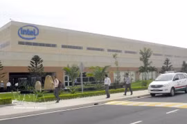 Planta de ensamblaje y prueba de chips de Intel en el Parque de Alta Tecnología de Ciudad Ho Chi Minh. (Foto: VNA)