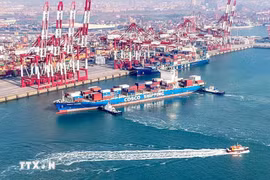 En el puerto de mercancías en Qingdao, la provincia de Shandong, China, el 13 de enero de 2025. (Fuente: VNA) 